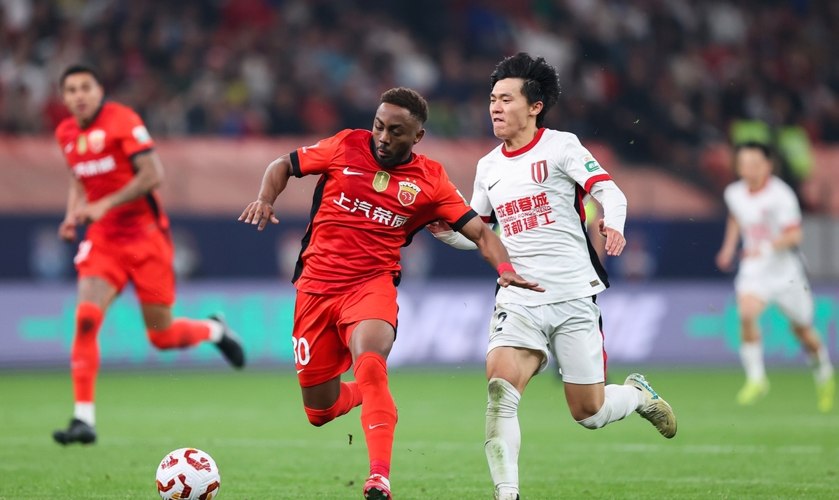 窗口期成都蓉城备战西甲，手感冰凉细节曝光，媒体盛赞，控场能力受关注(踢木偶全部武器解锁)